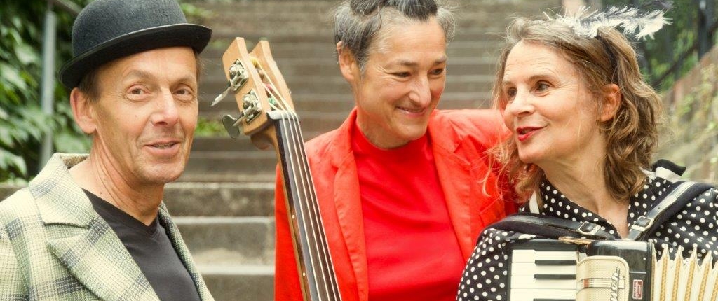 Poetry_tanzt_Tango Pressefoto im_Freien Foto_Benjamin_Kessler